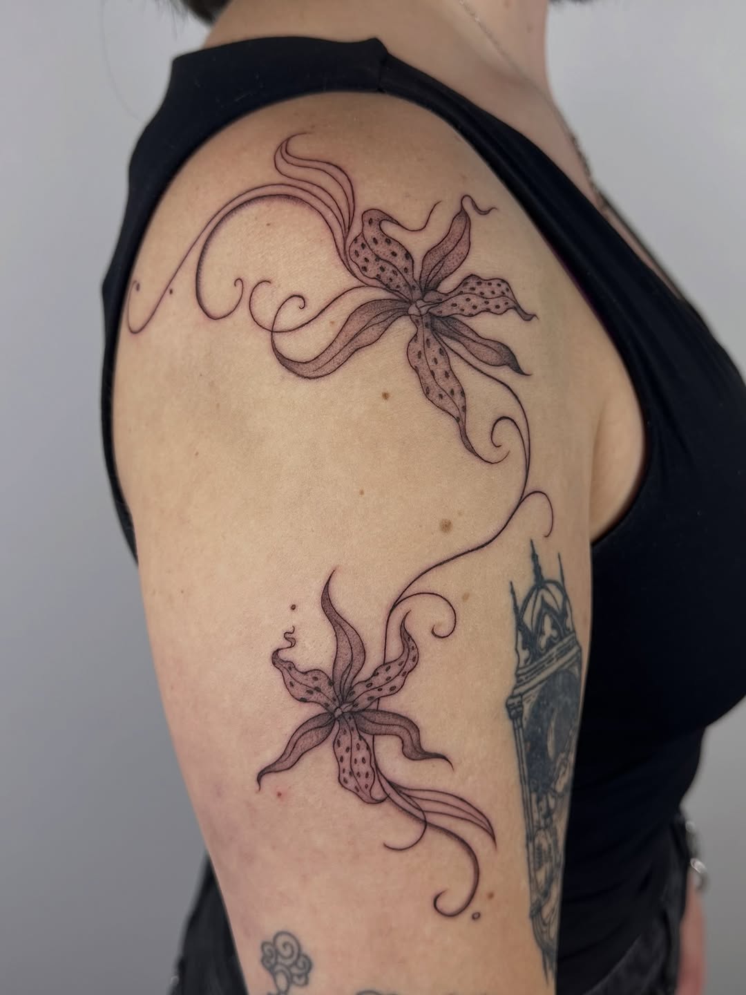 Tattoo by @artbykay.la โ fine_line, black_and_grey