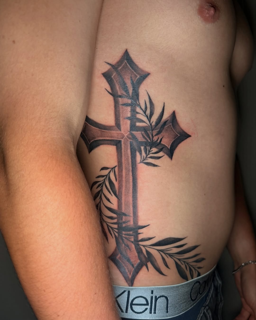 Tattoo by @mamagiatattoos โ black_and_grey