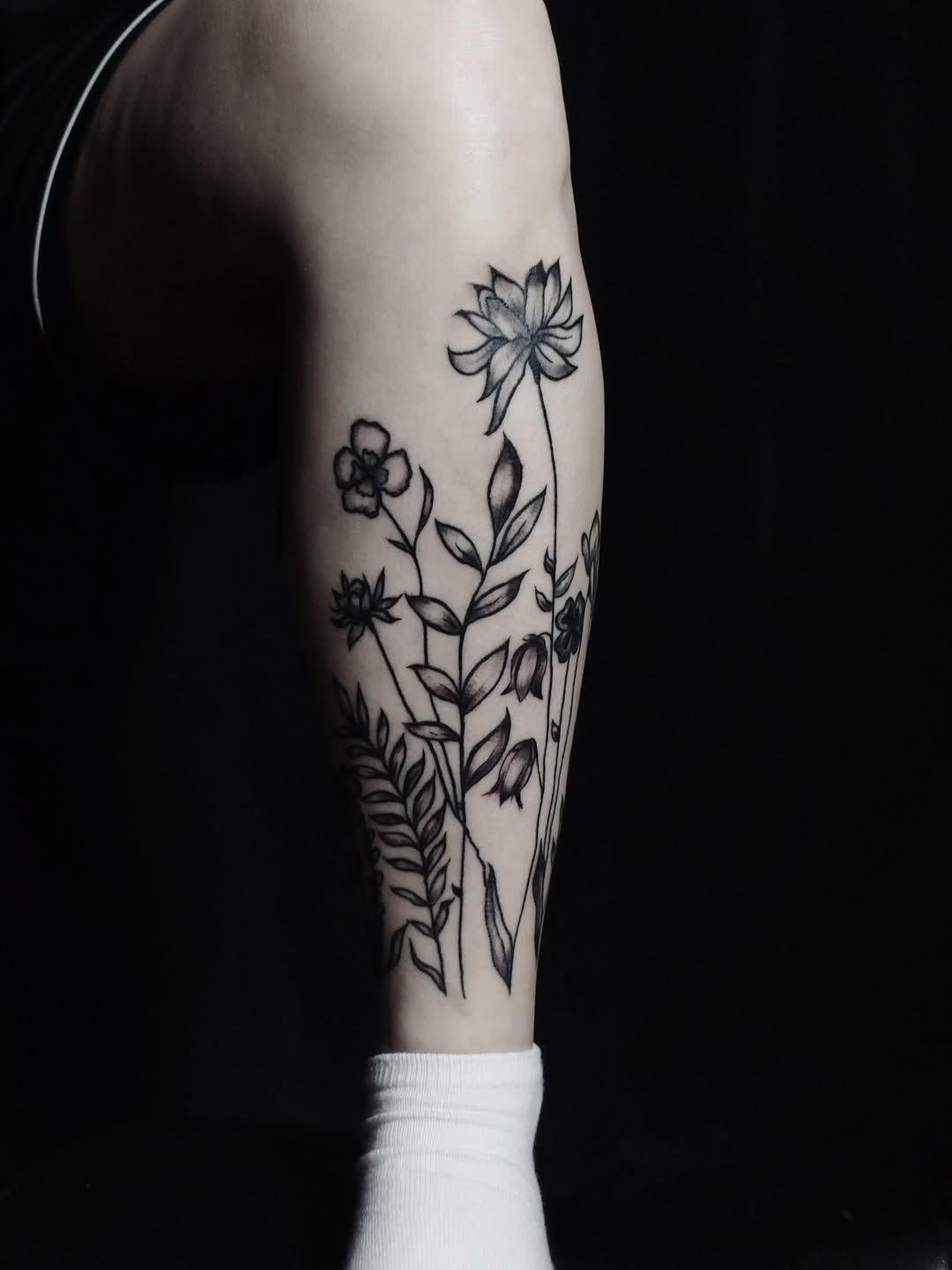 Tattoo by @dori.tatt — illustrative, fine_line