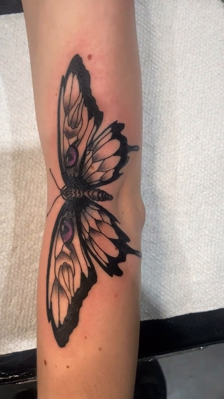 Tattoo by @alakazamtattooart — black_and_grey, fine_line