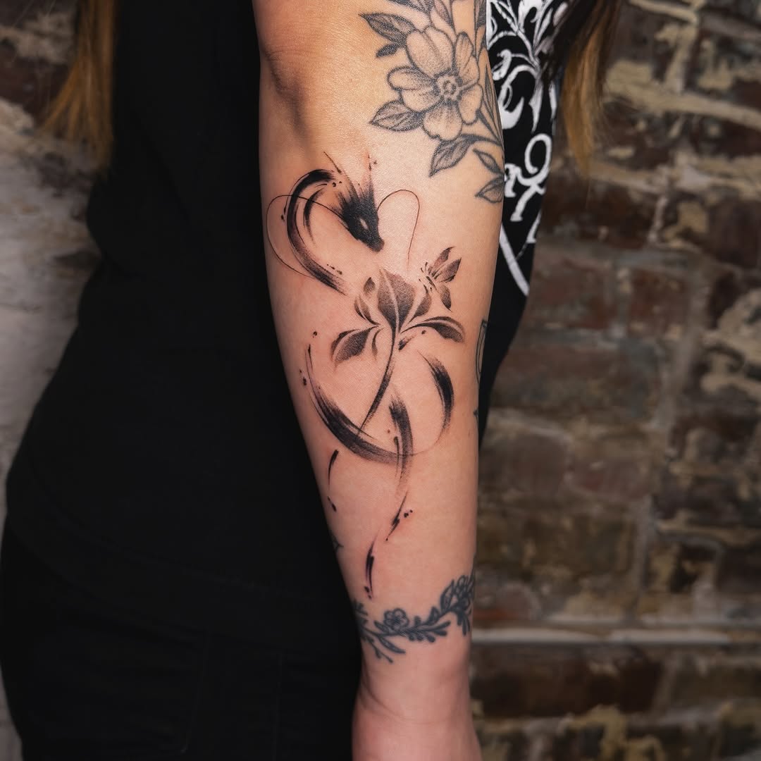 Tattoo by @juhsdink โ blackwork