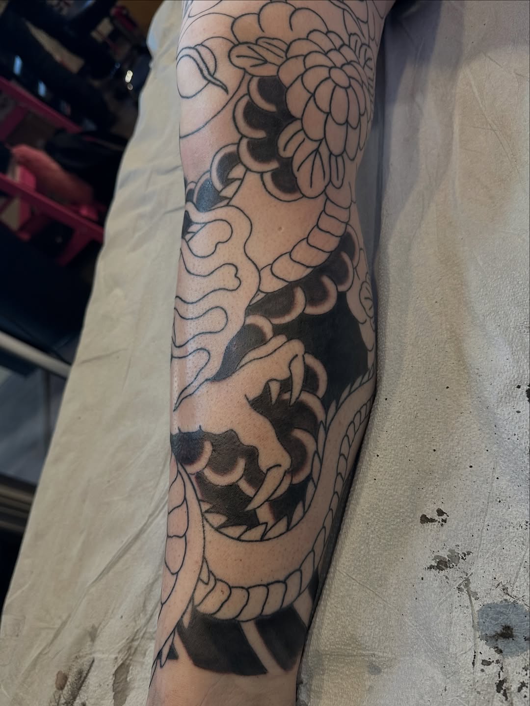 Tattoo by @danielskilltattoo — japanese_irezumi, blackwork