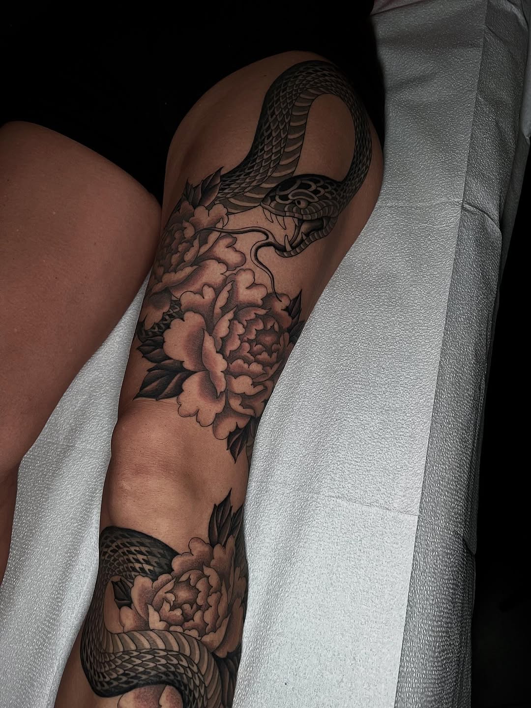 Tattoo by @linahsiaotattoo — black_and_grey, japanese_irezumi