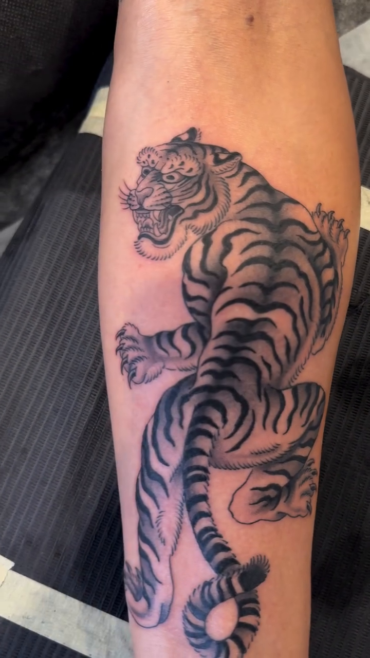 Tattoo by @hunter.schuon.tattoo — japanese_irezumi, black_and_grey