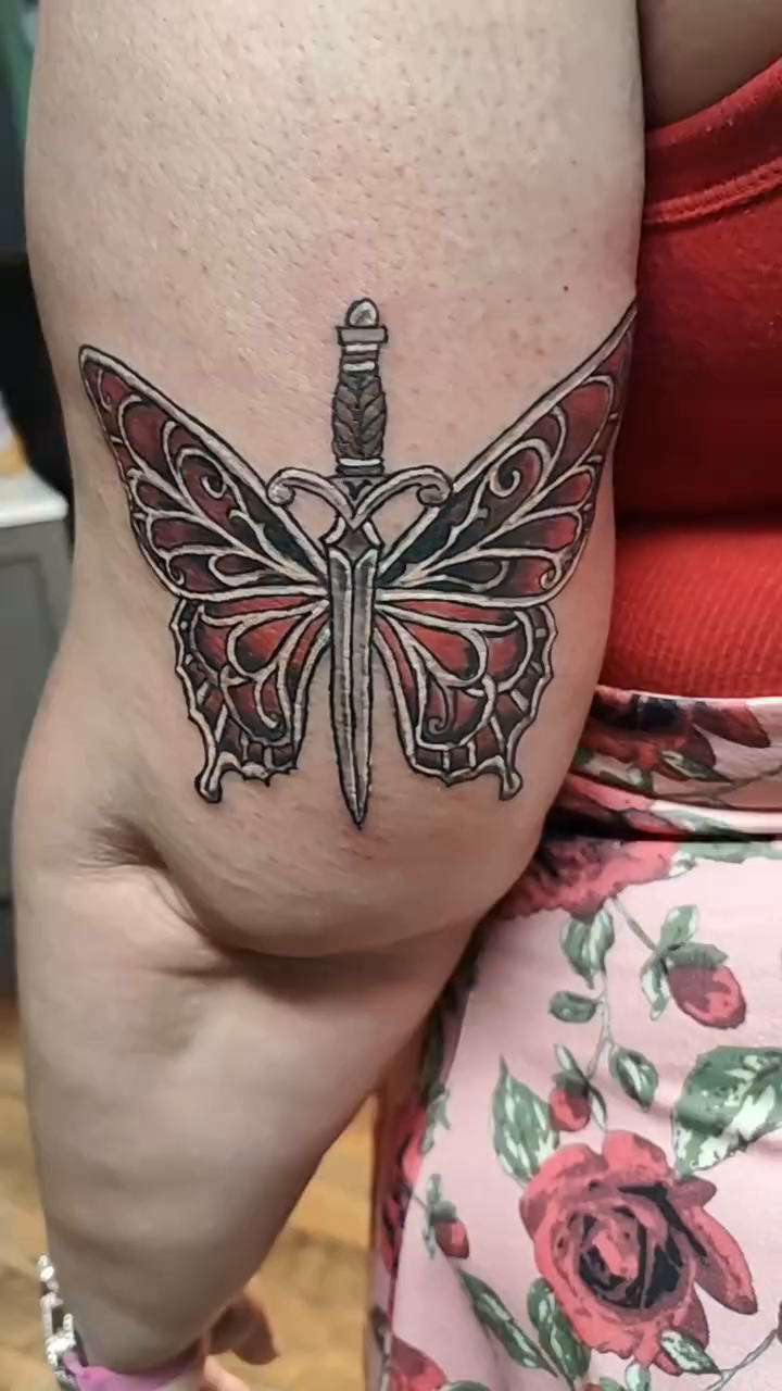 Tattoo by @madmanmarktattoos — fine_line, black_and_grey