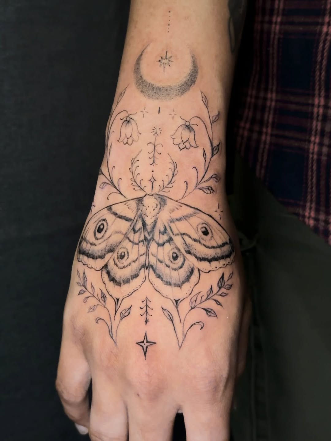 Tattoo by @atgenez β fine_line, illustrative