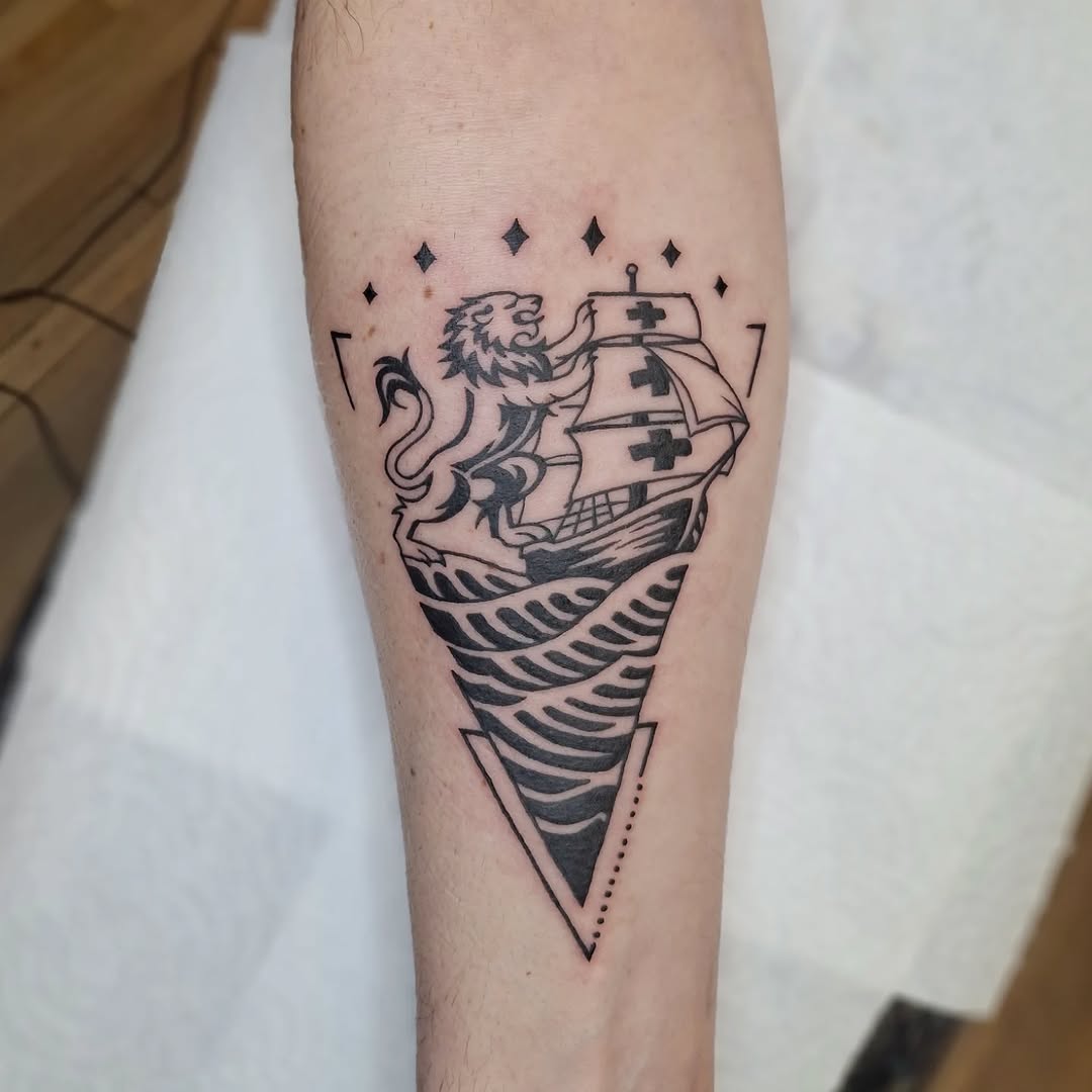 Tattoo by @makaylaawaffle โ blackwork, geometric
