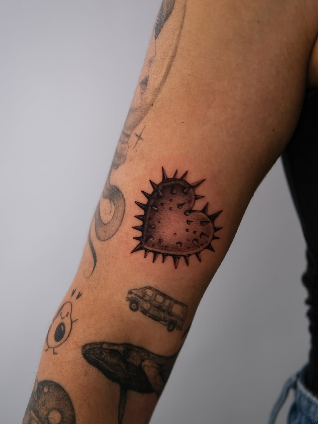 Tattoo by @ninnalopesart — black_and_grey, realism