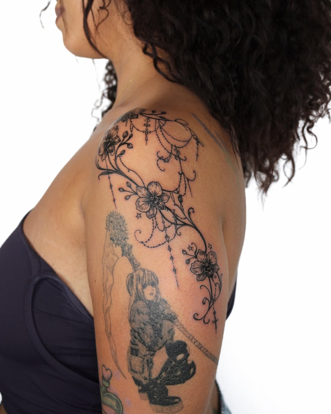 Tattoo by @tatmostat — fine_line, ornamental