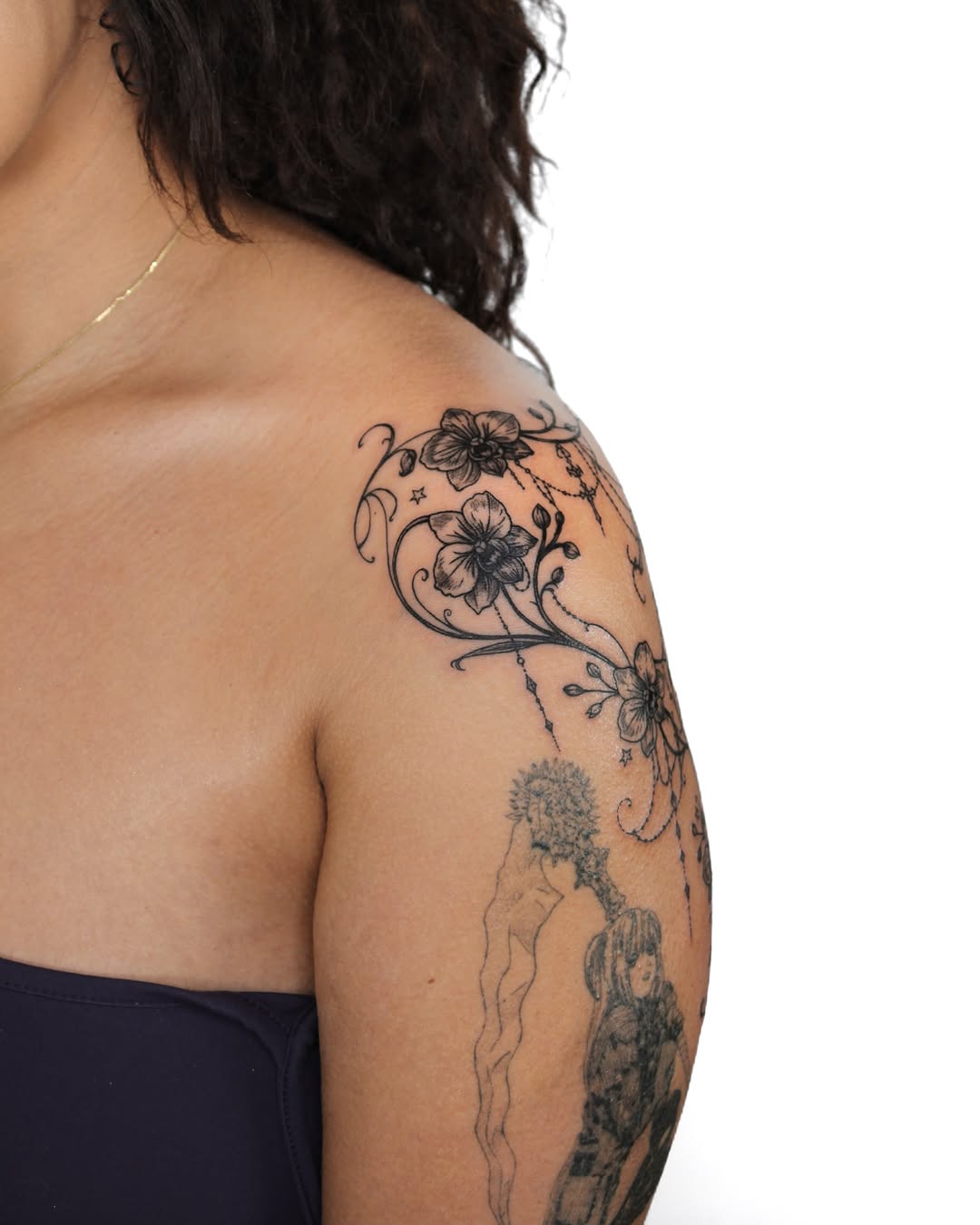Tattoo by @tatmostat — fine_line, ornamental