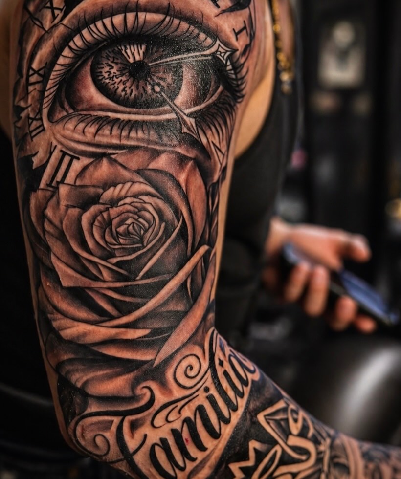 Tattoo by @dayse_ink — realism, black_and_grey