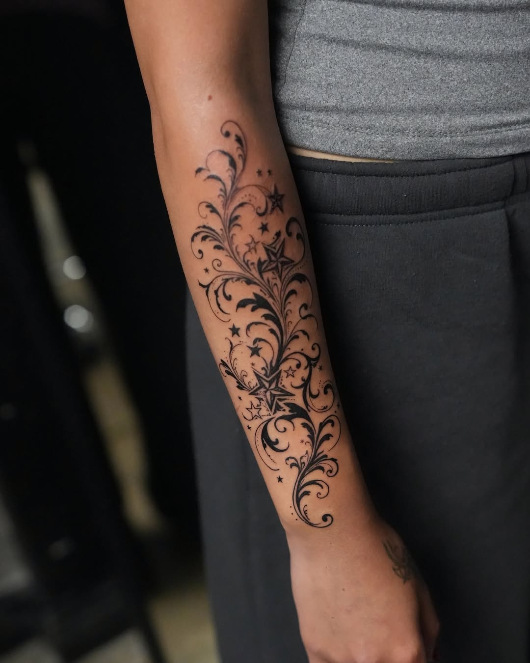 Tattoo by @tatsbyalyssa — blackwork