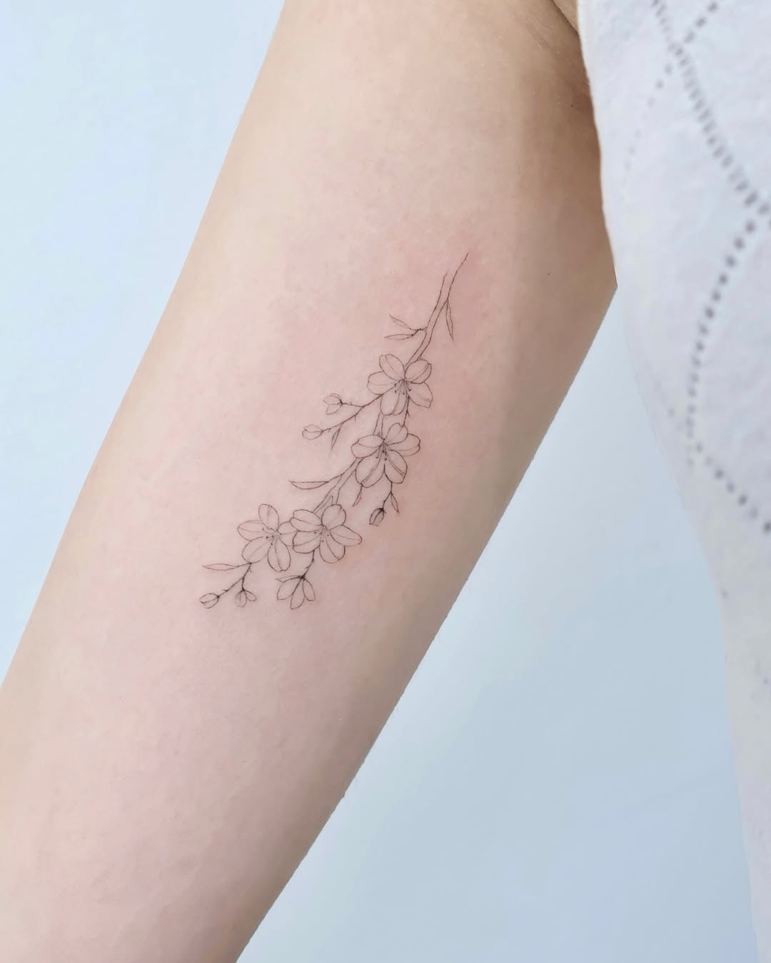 Tattoo by @tattooist_mora — fine_line