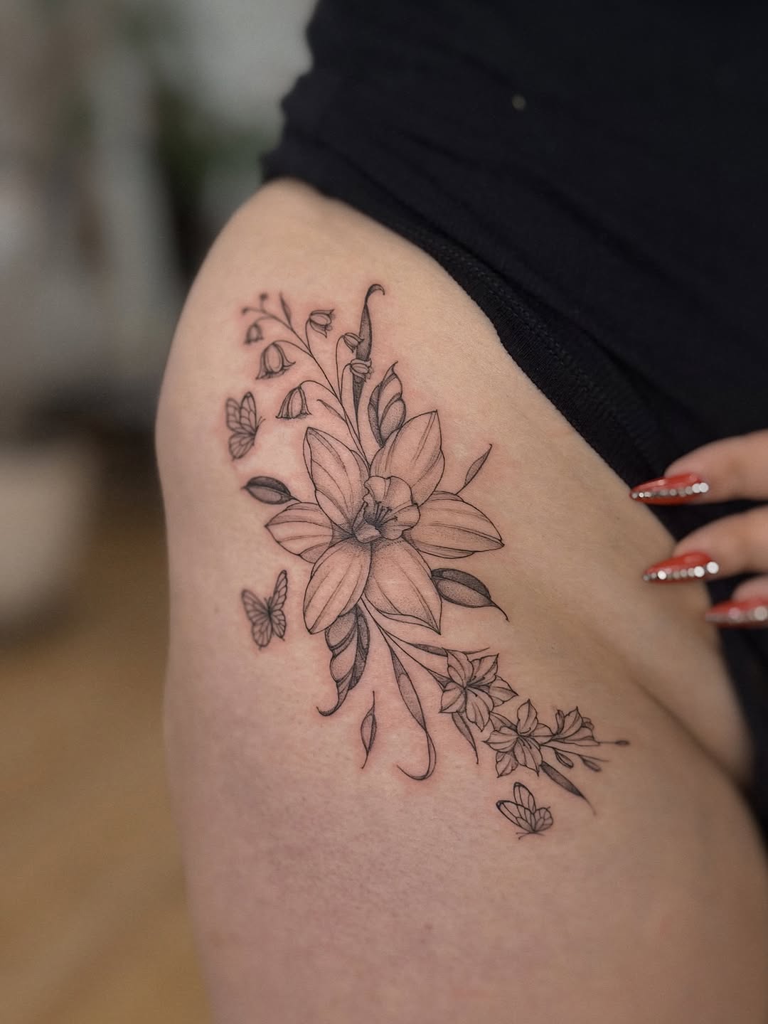 Tattoo by @olha.tattoo โ fine_line, black_and_grey
