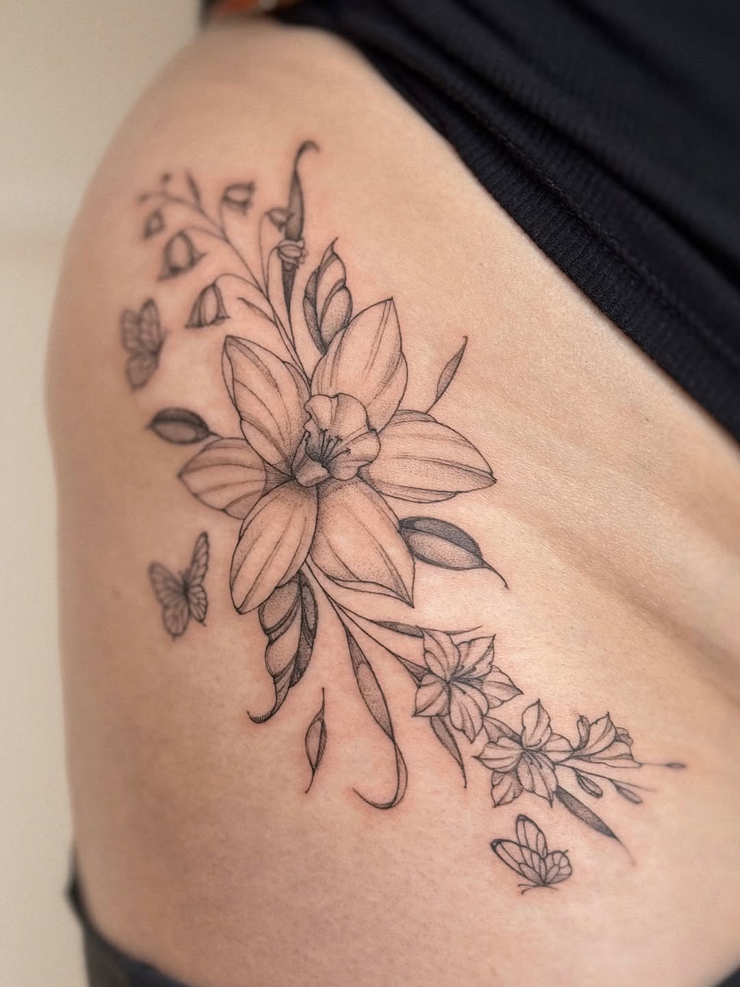 Tattoo by @olha.tattoo โ fine_line, black_and_grey