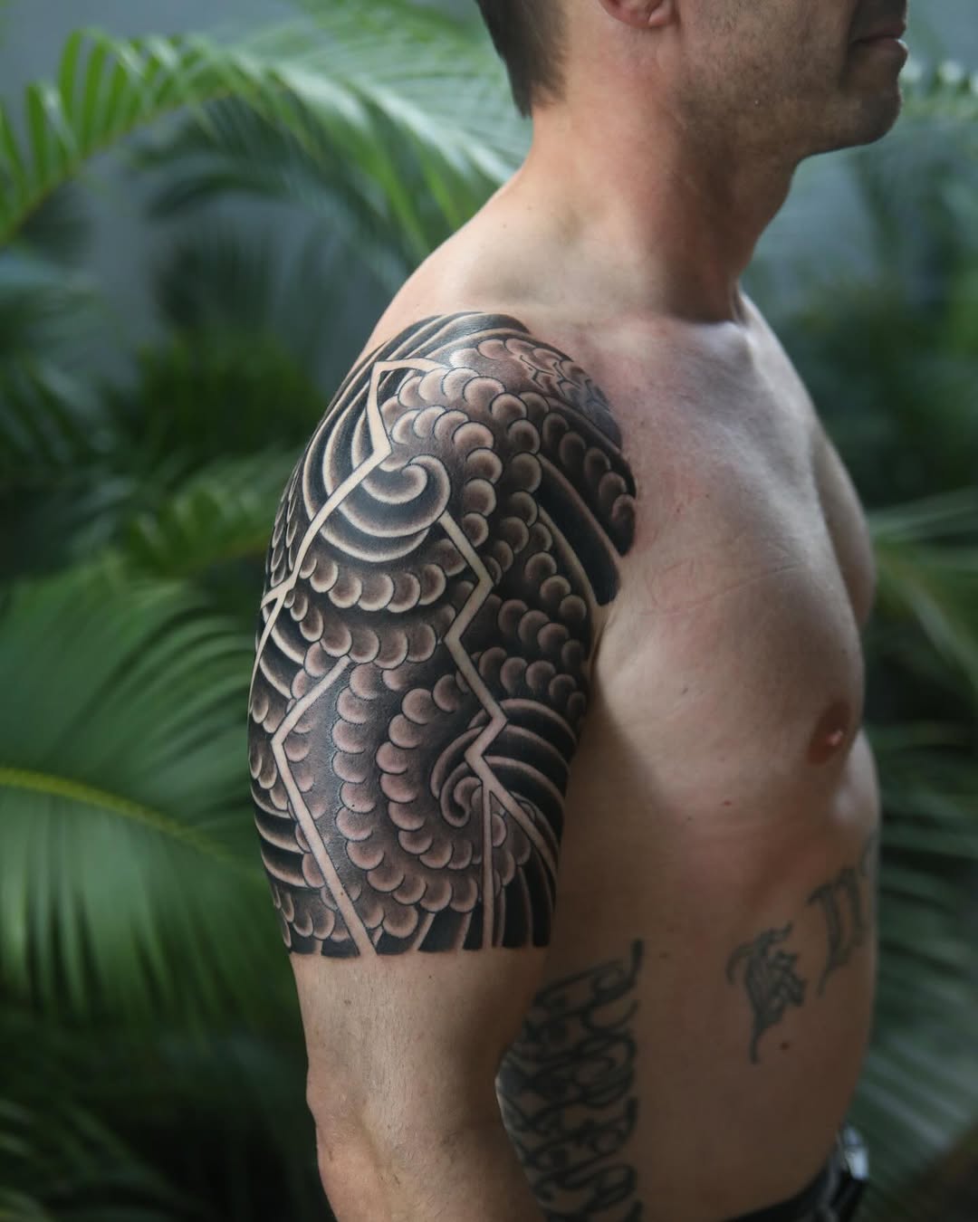 Tattoo by @hunter.schuon.tattoo — japanese_irezumi, black_and_grey