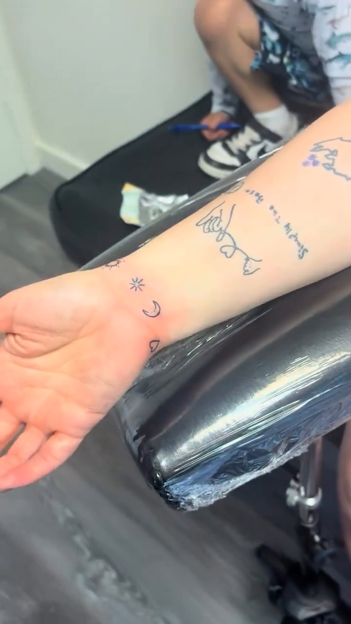 Tattoo by @ashleystattoostudio — fine_line, minimalist