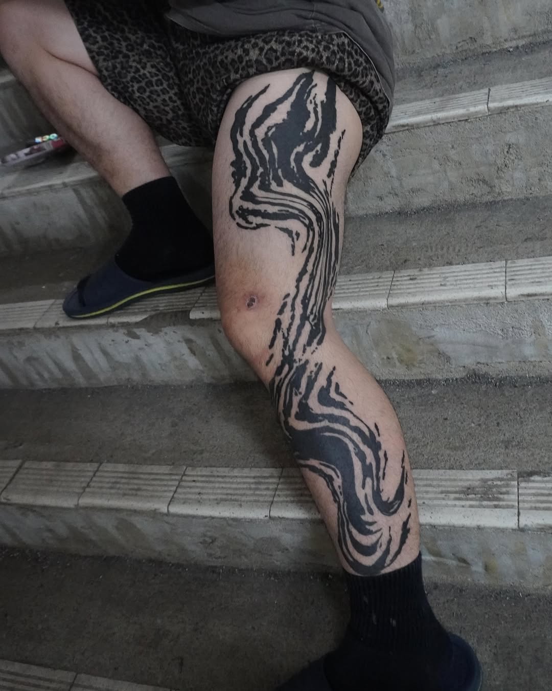 Tattoo by @mung_tattoo — blackwork