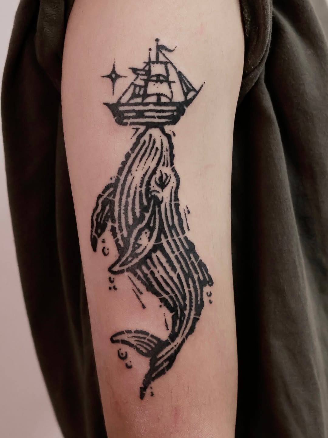 Tattoo by @momotattoo0906 — blackwork, illustrative