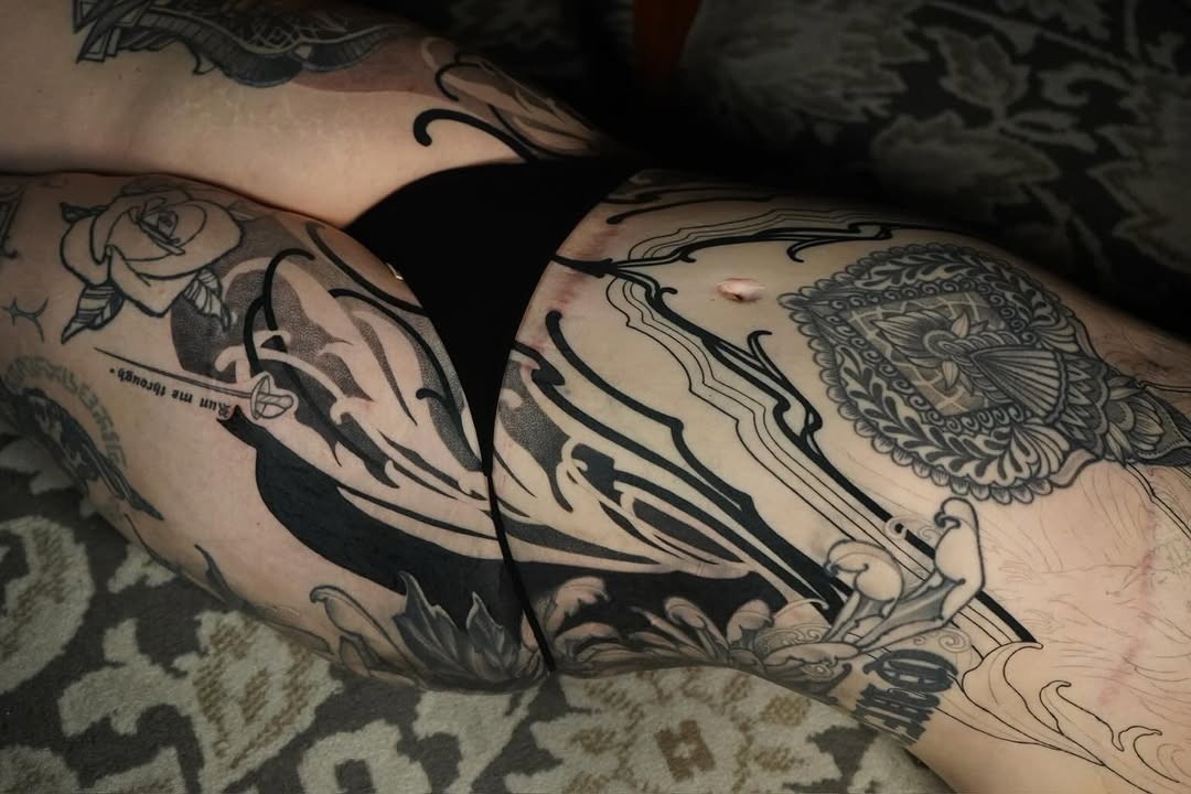 Tattoo by @laurmonftattoos β blackwork, illustrative
