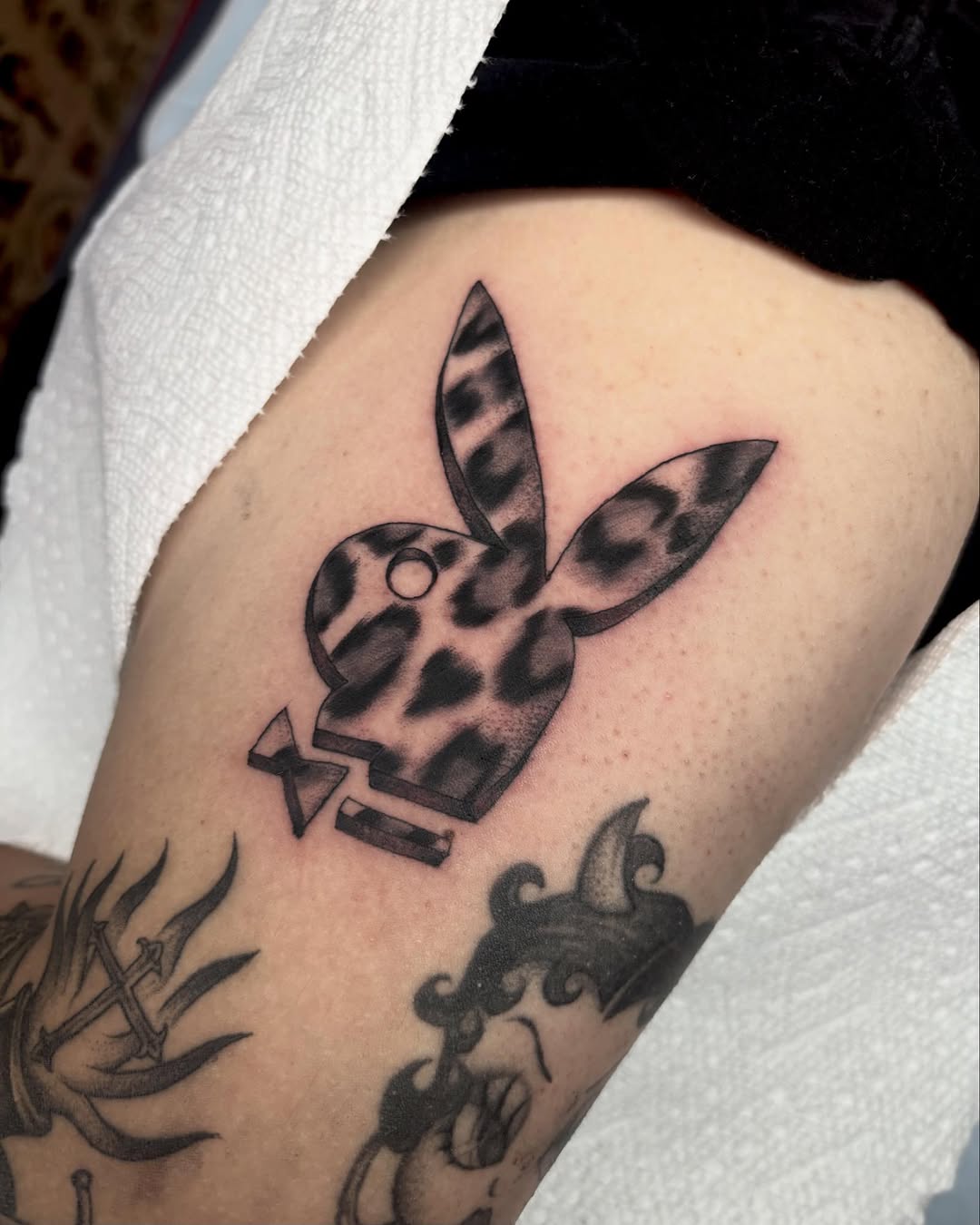 Tattoo by @marihposa — black_and_grey
