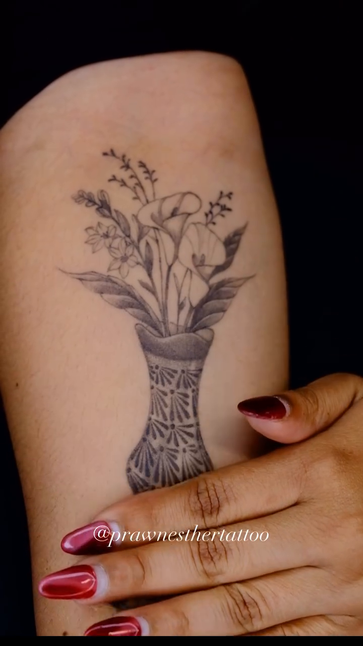 Tattoo by @prawnesthertattoo — black_and_grey, realism
