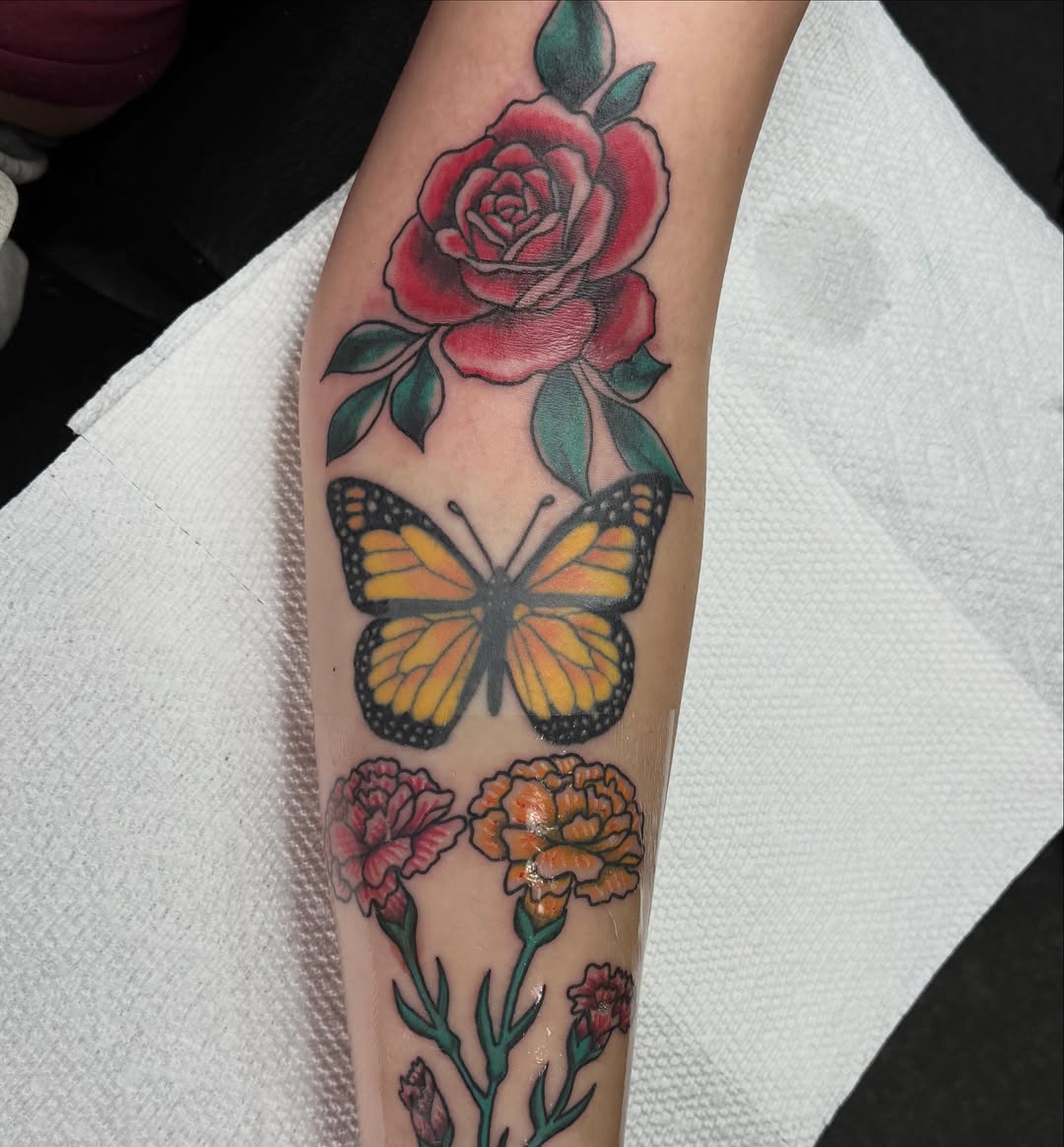 Tattoo by @scorpio.memento — illustrative, realism