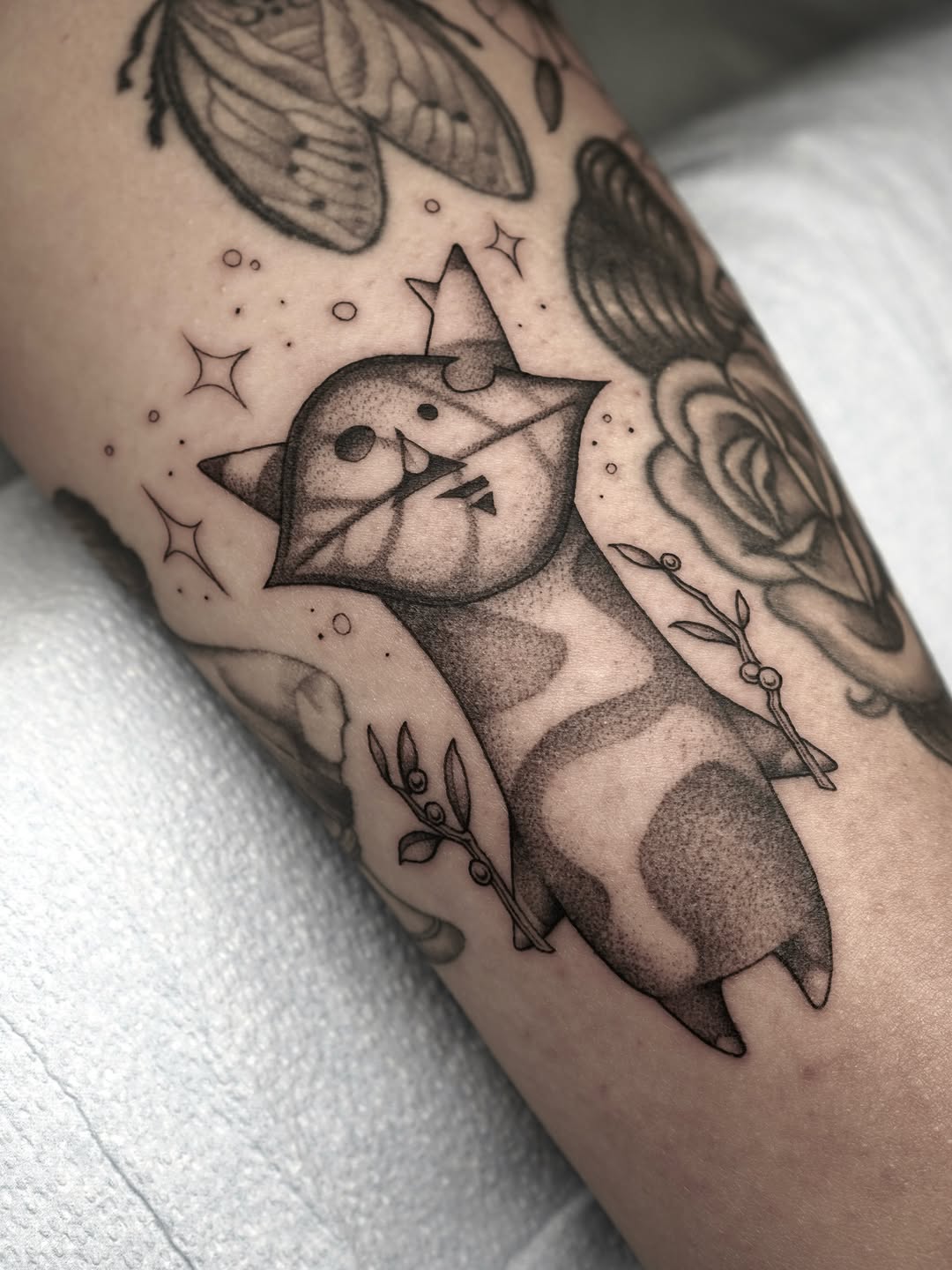 Tattoo by @carlosthebarloswarlos_ — illustrative, dotwork