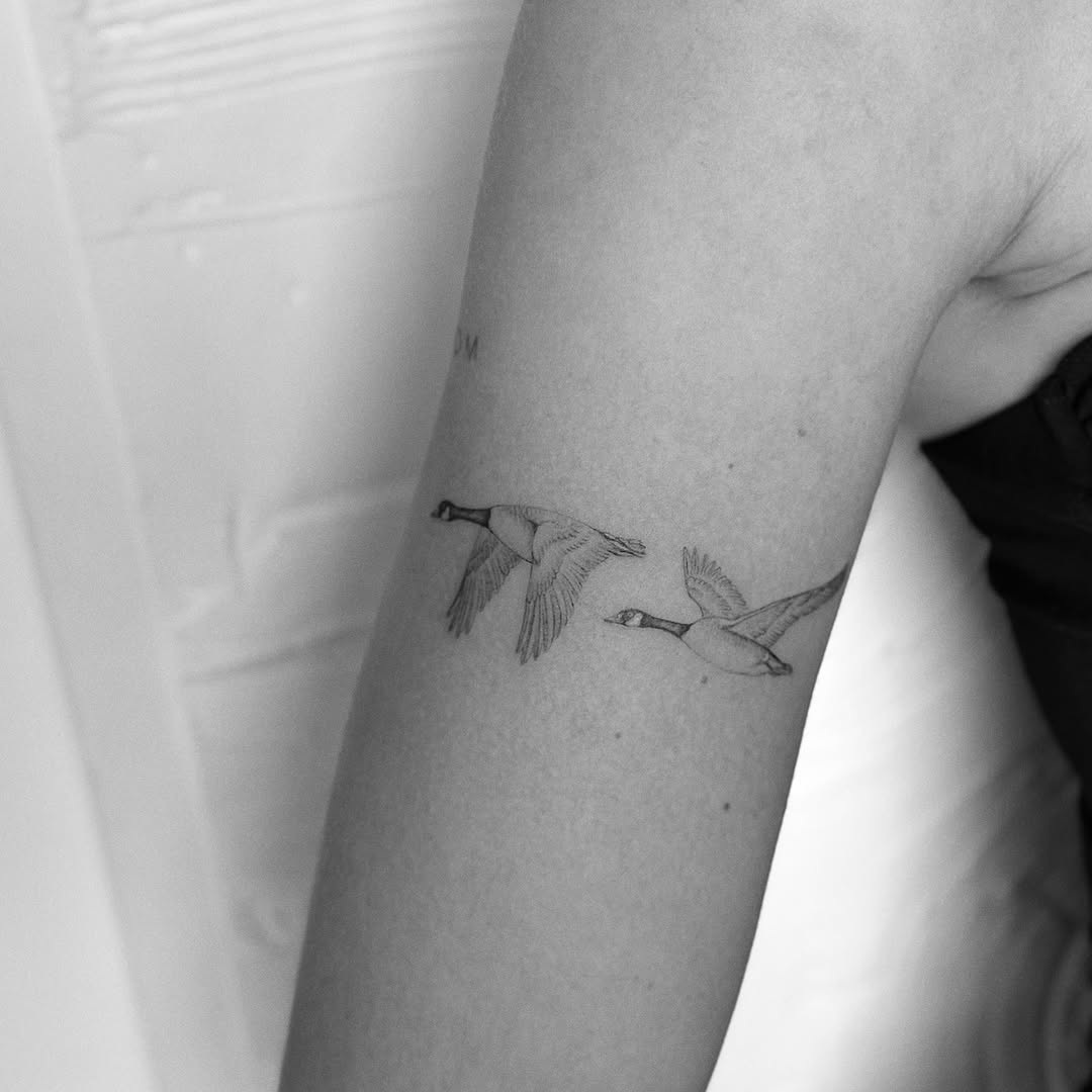 Tattoo by @wildhoneyartistry — fine_line