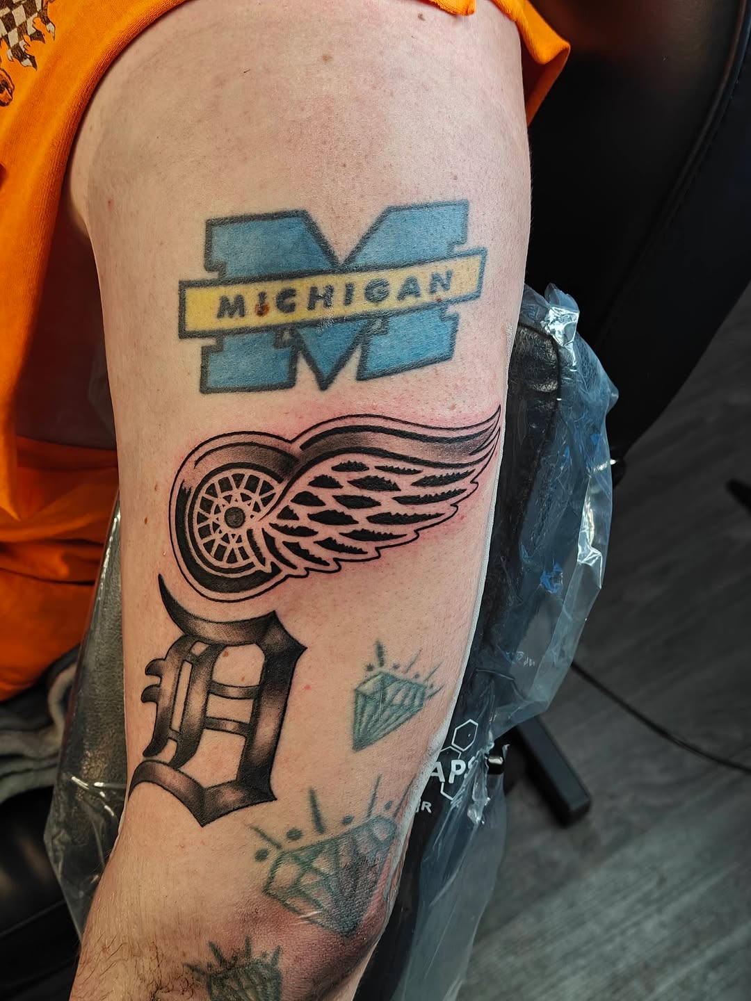 Tattoo by @creepybeazily — black_and_grey, lettering_script