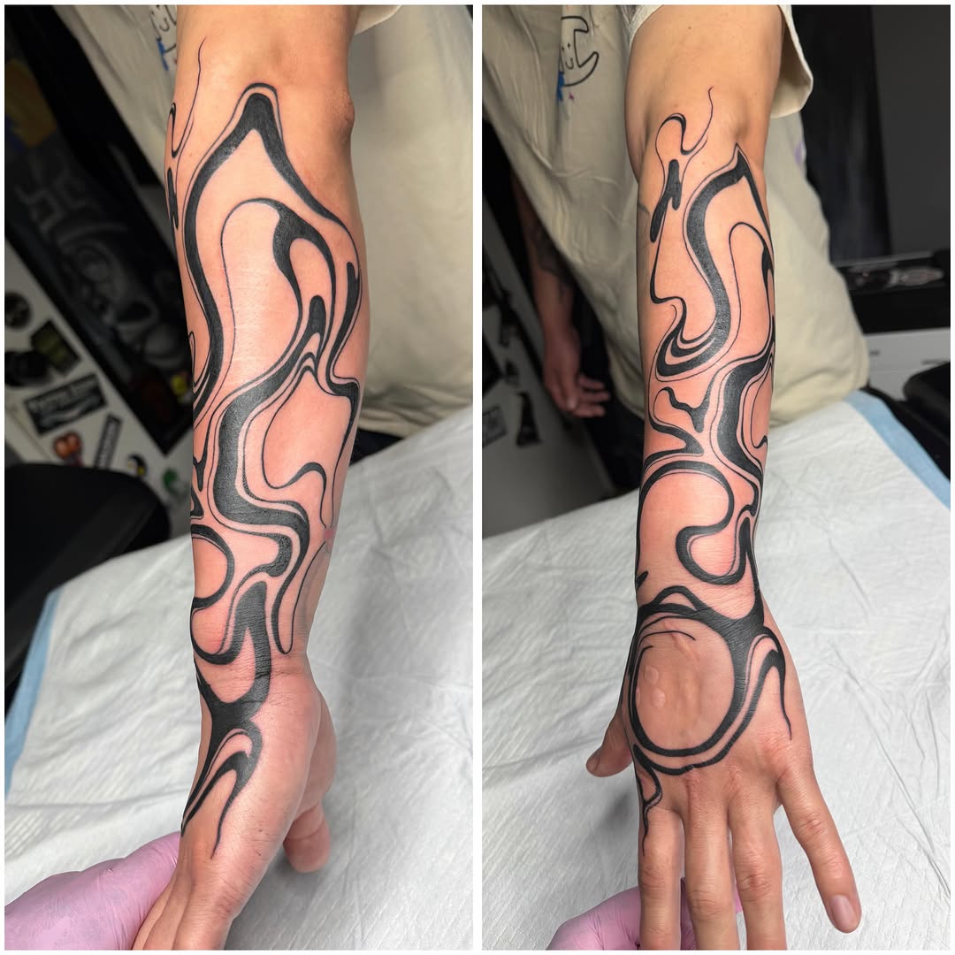 Tattoo by @lenca_art โ blackwork