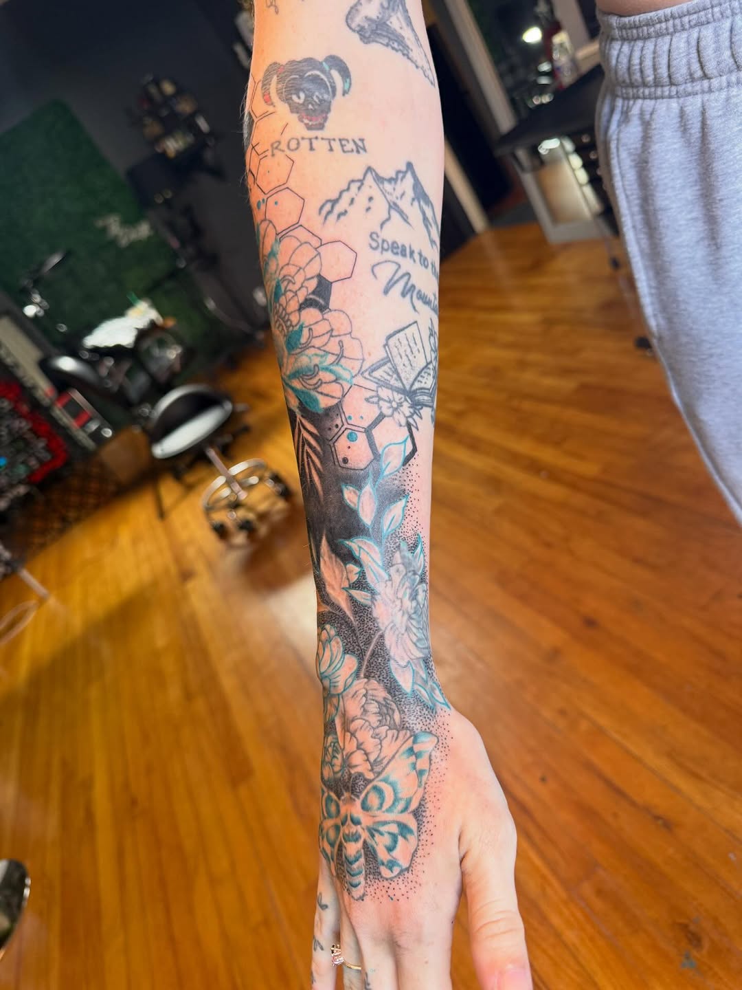 Tattoo by @chels_king24 — dotwork, black_and_grey