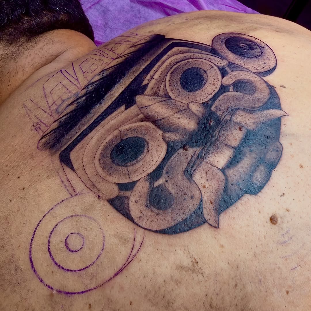 Tattoo by @meza.cruz.tatuajes โ geometric