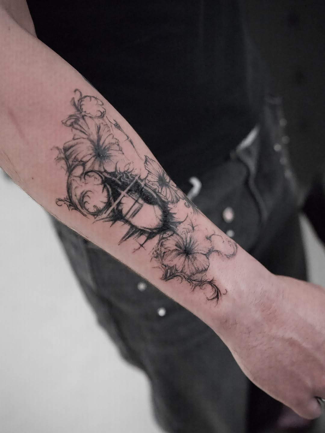 Tattoo by @ashencoil — black_and_grey