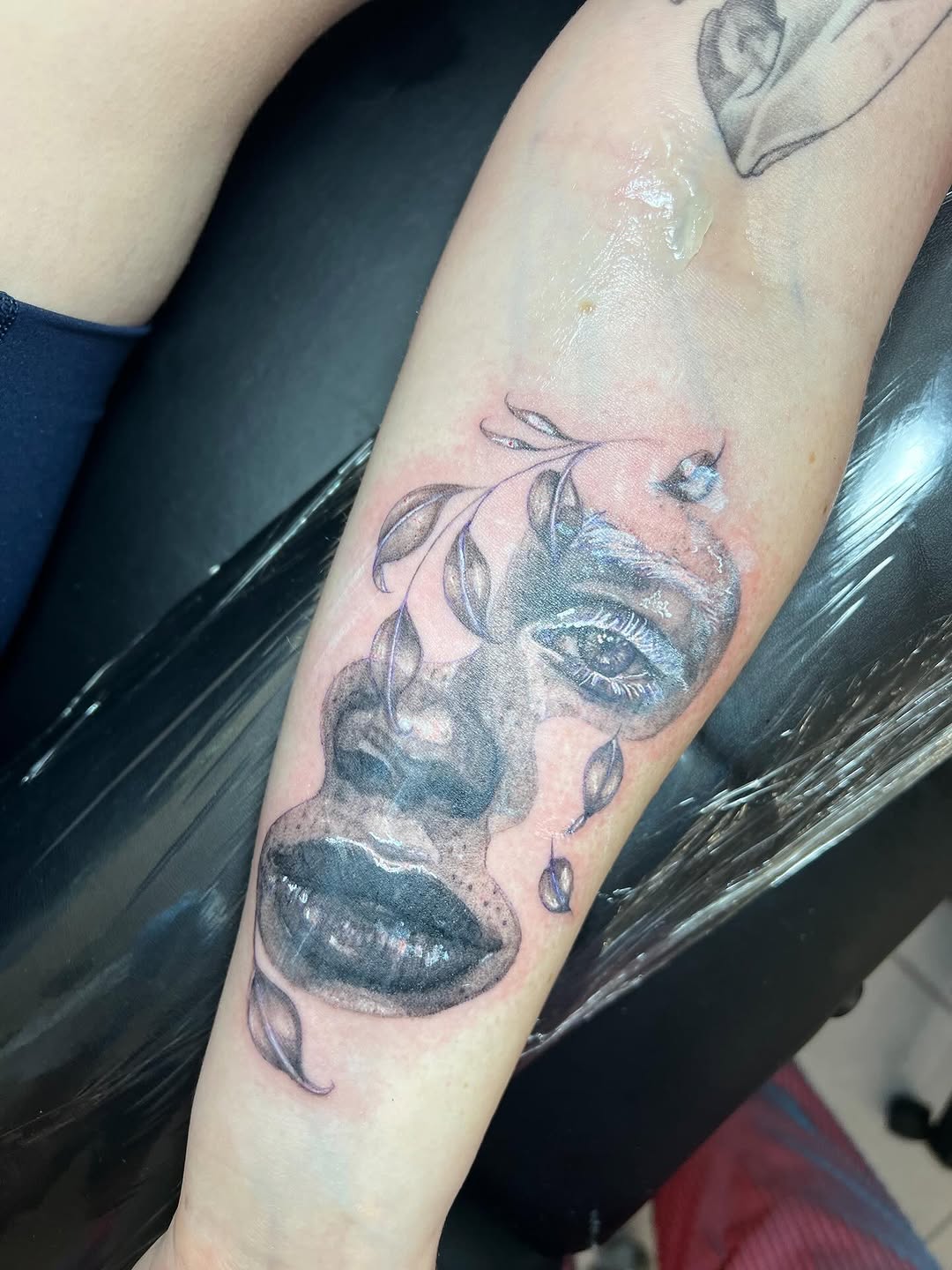 Tattoo by @jordi.b_tattoo — black_and_grey