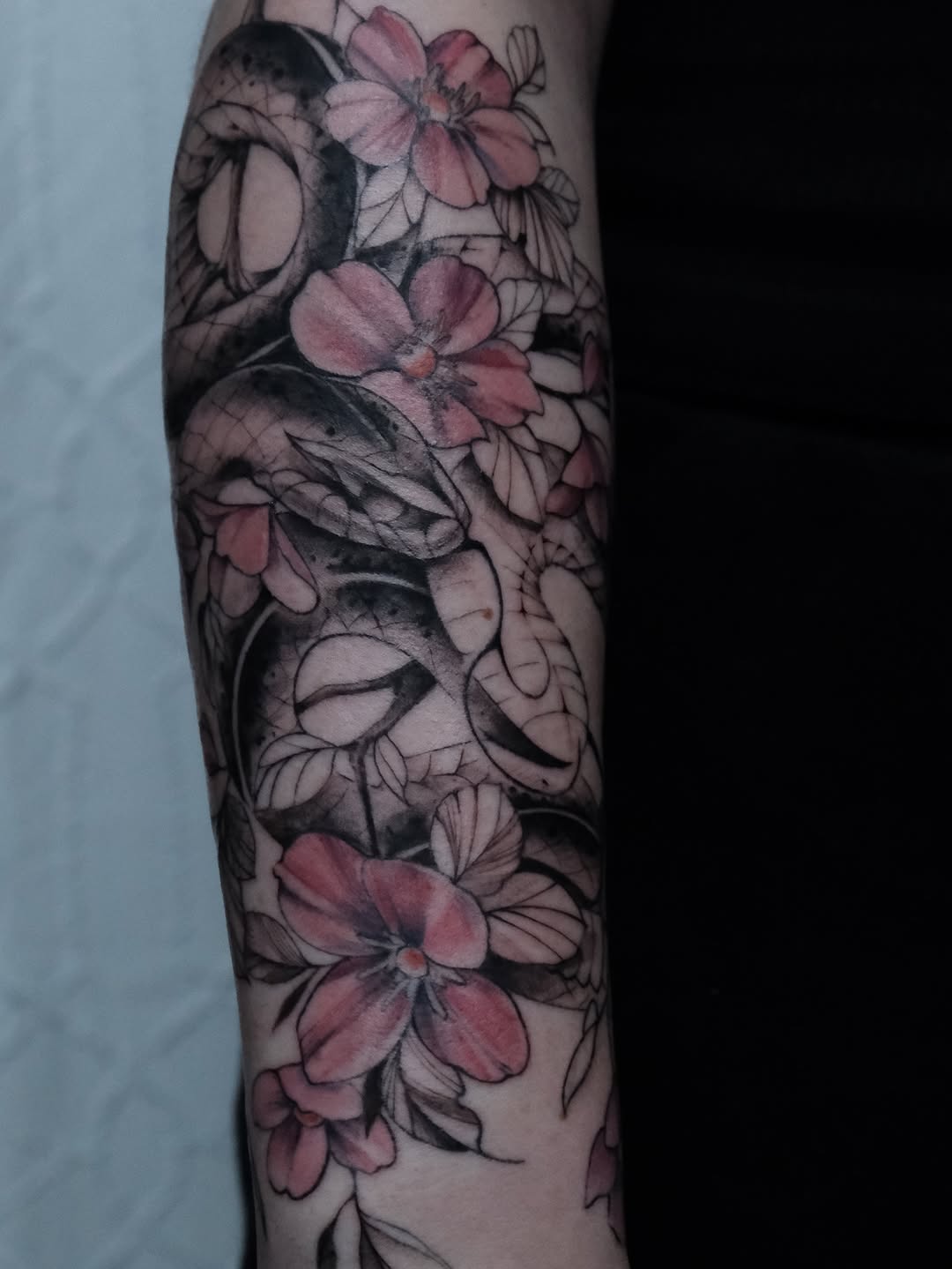 Tattoo by @apes.ttt โ black_and_grey, realism