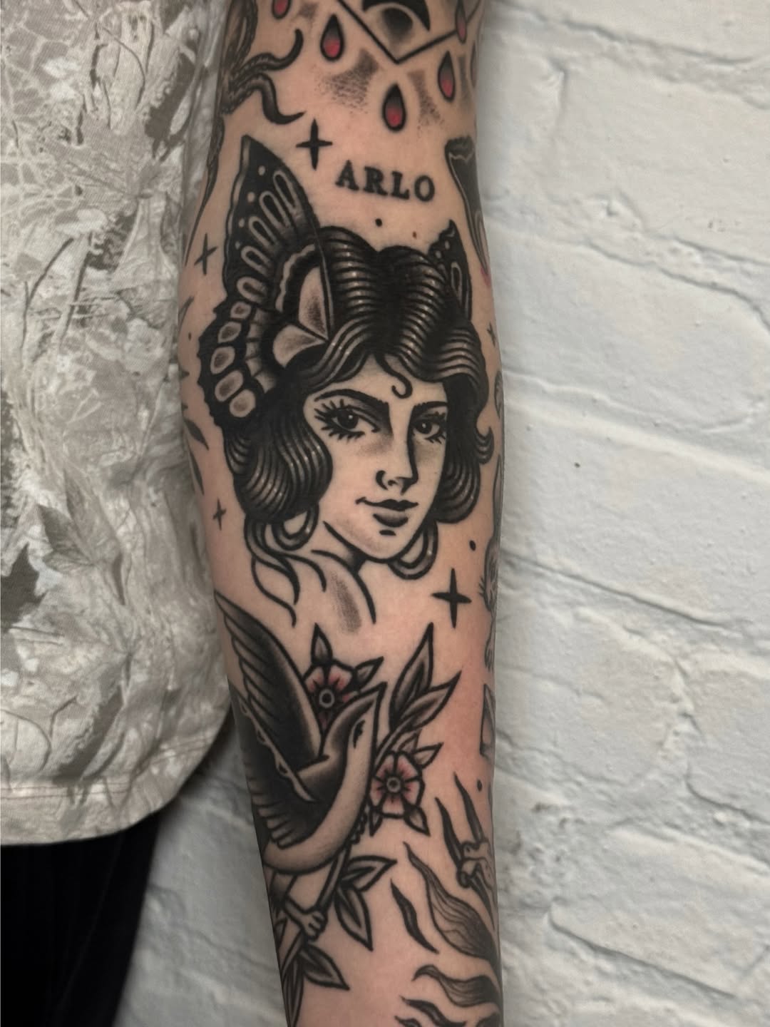 Tattoo by @eb.ink_ โ american_traditional, illustrative