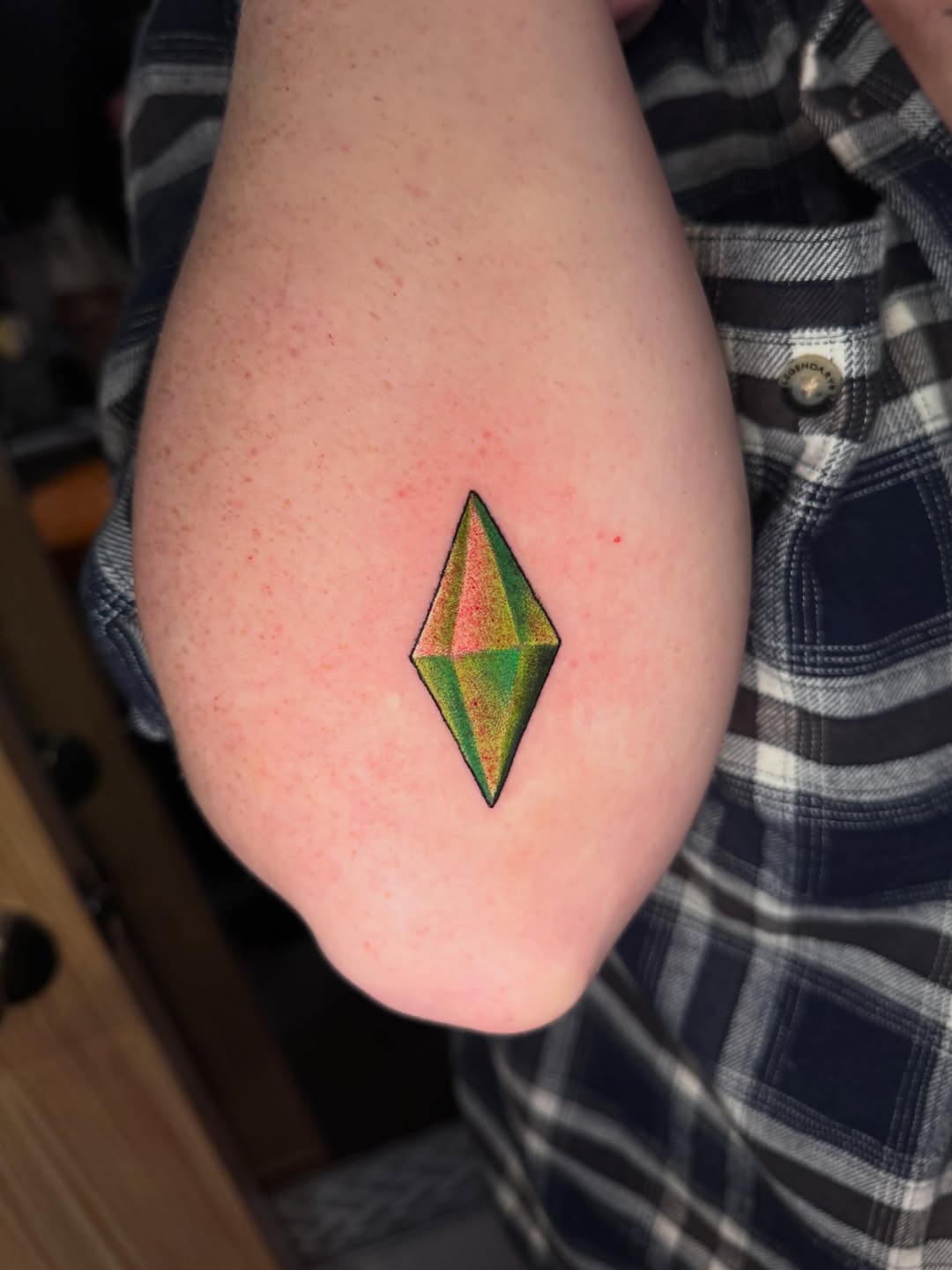 Tattoo by @alexis.tattoos — geometric, dotwork