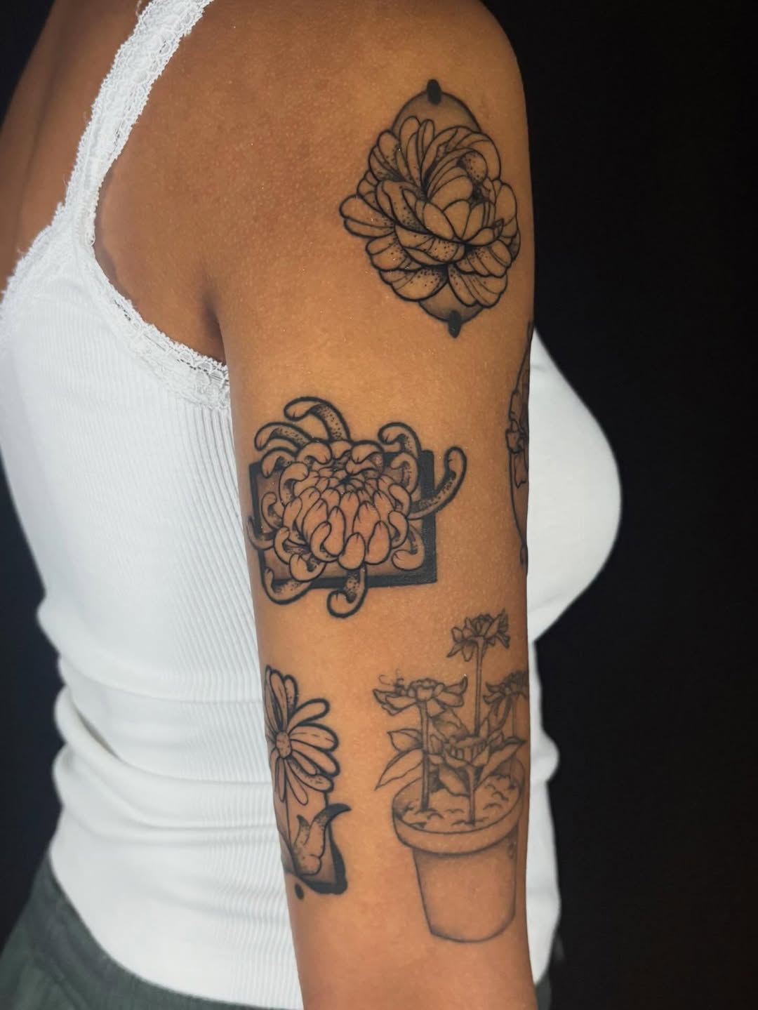 Tattoo by @ugghhhkylie — black_and_grey, dotwork