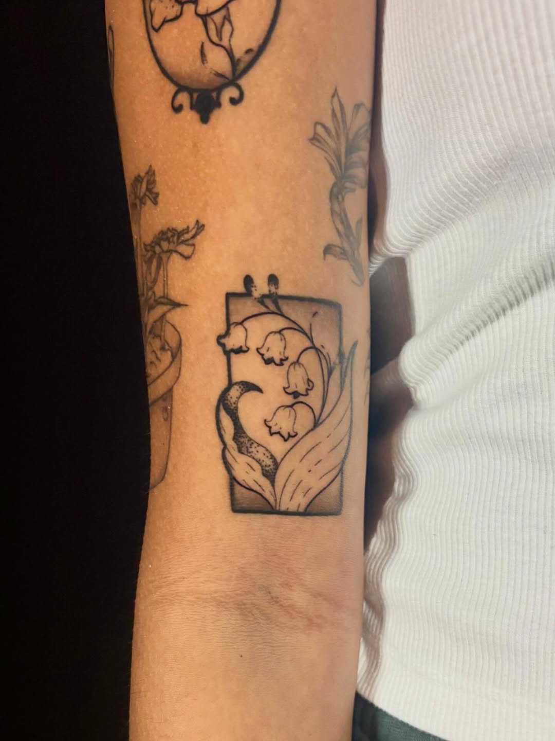 Tattoo by @ugghhhkylie — fine_line, black_and_grey