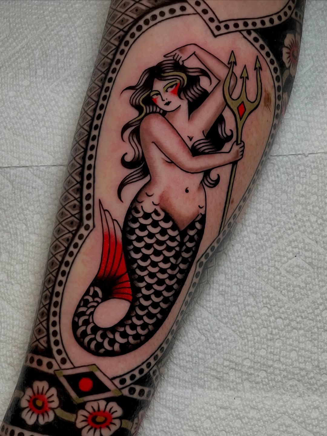 Tattoo by @livleotattoo — american_traditional, illustrative