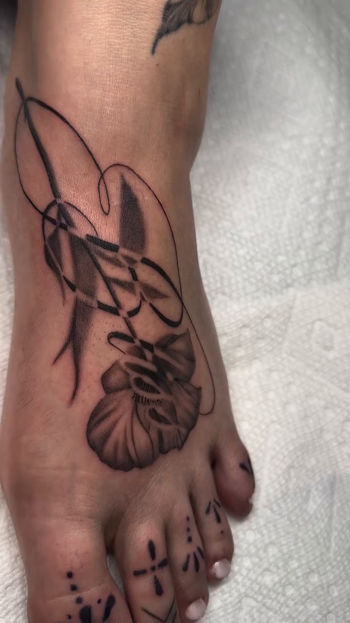 Tattoo by @tatbyb — fine_line