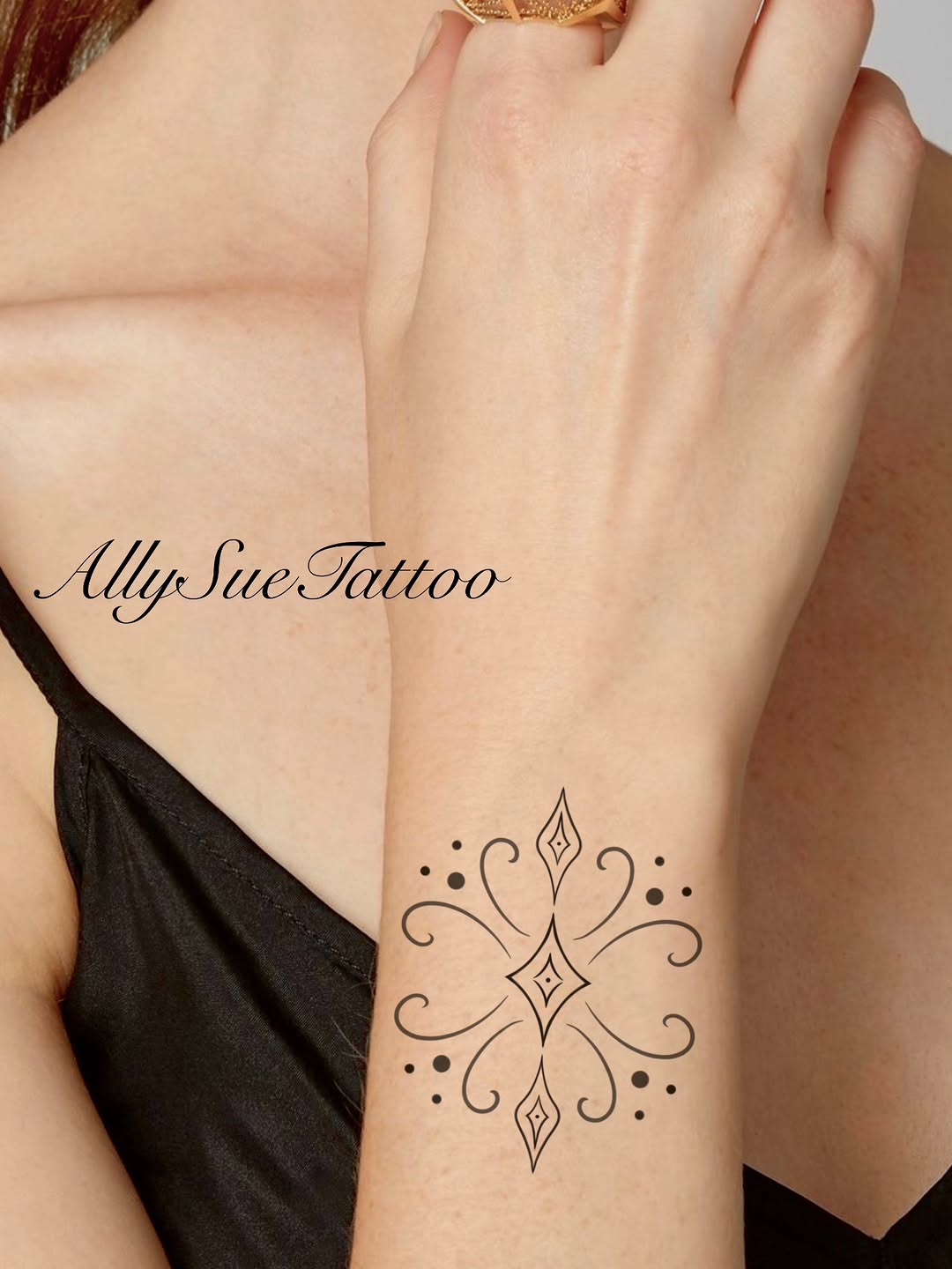 Tattoo by @allysuetattoo — fine_line, geometric