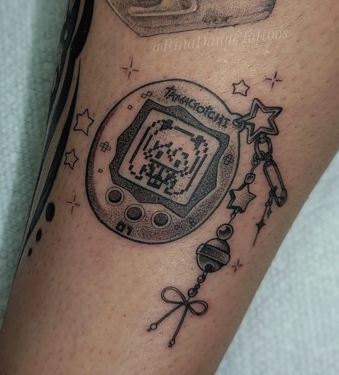 Tattoo by @rinadanae_tattoos β black_and_grey, fine_line