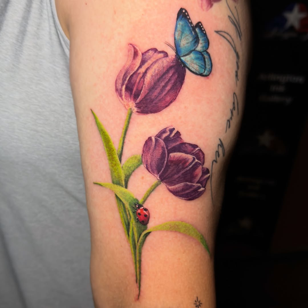 Tattoo by @na_tattoos — realism, fine_line