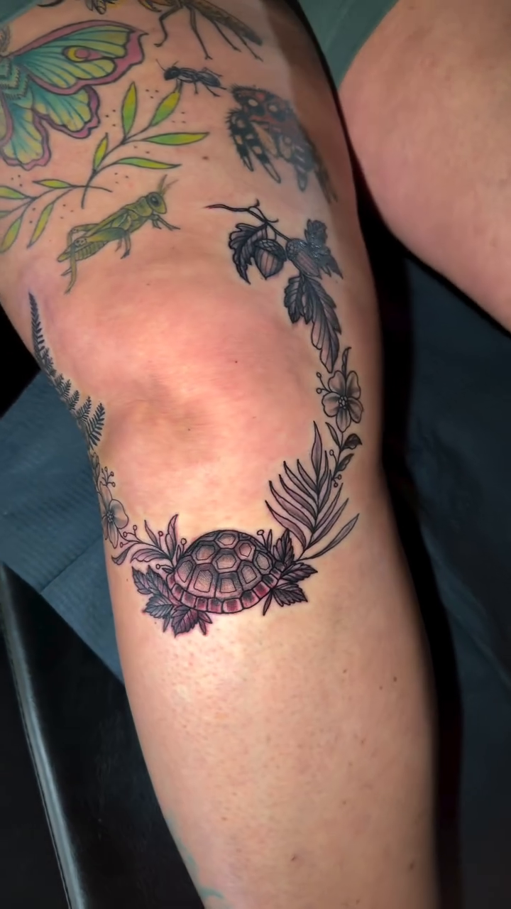 Tattoo by @tattoos.by.deana โ fine_line, black_and_grey