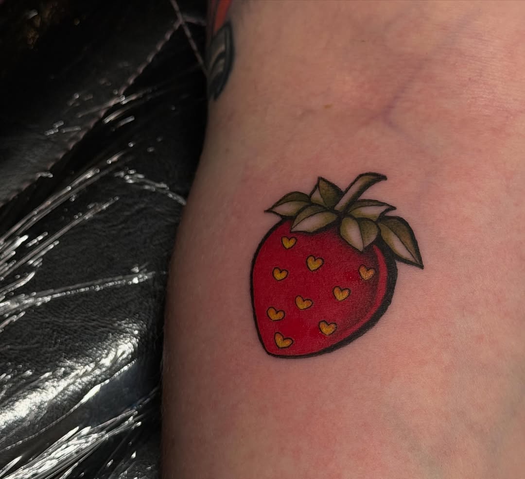 Tattoo by @chanty.tattoo โ american_traditional