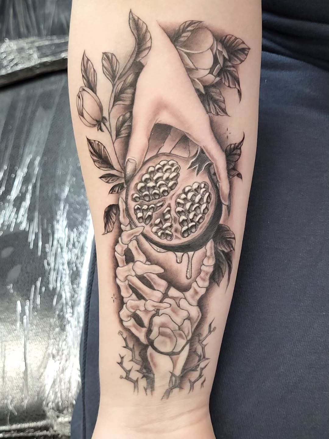 Tattoo by @tea_tattoos_ — black_and_grey