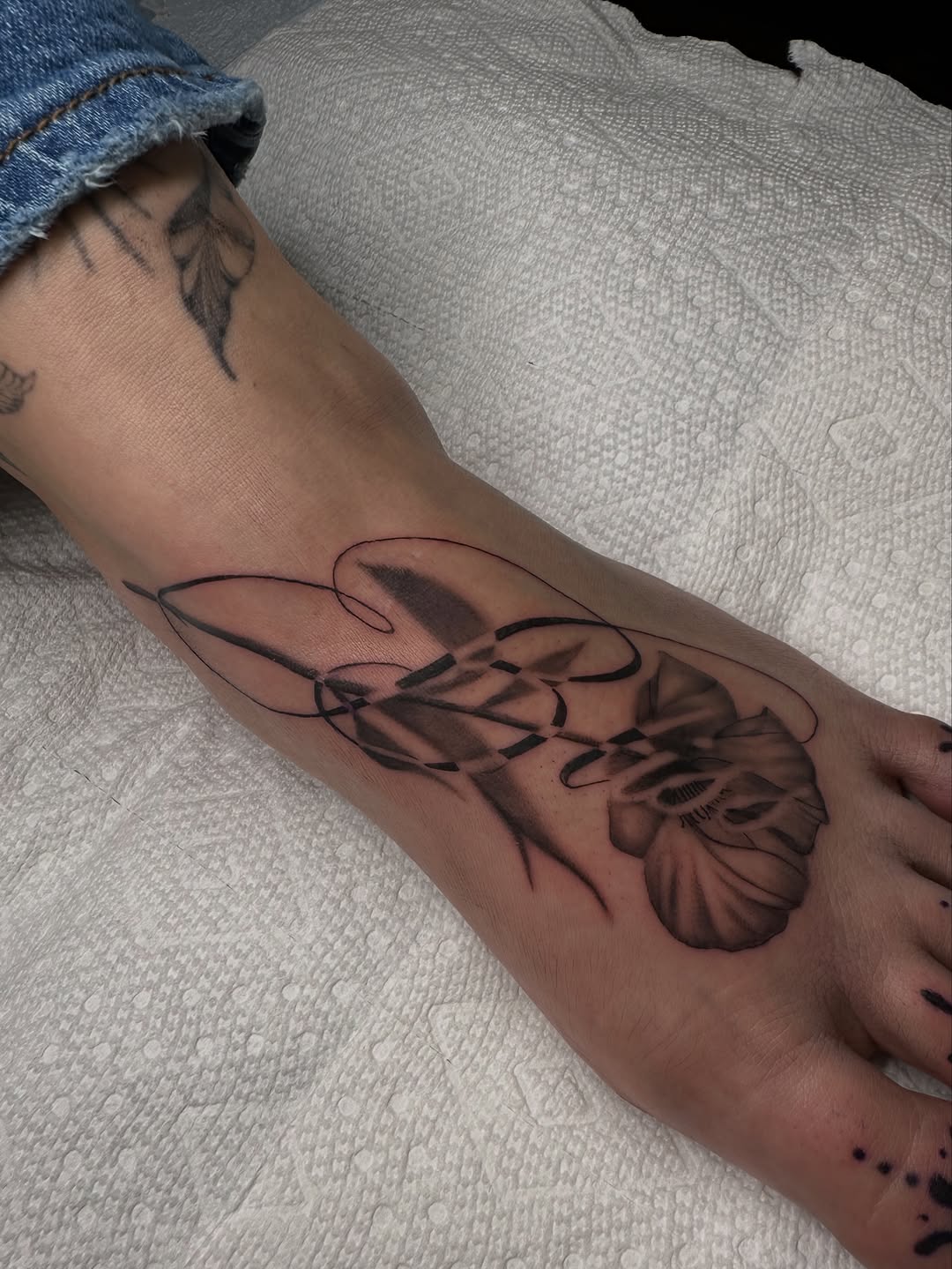 Tattoo by @tatbyb — fine_line