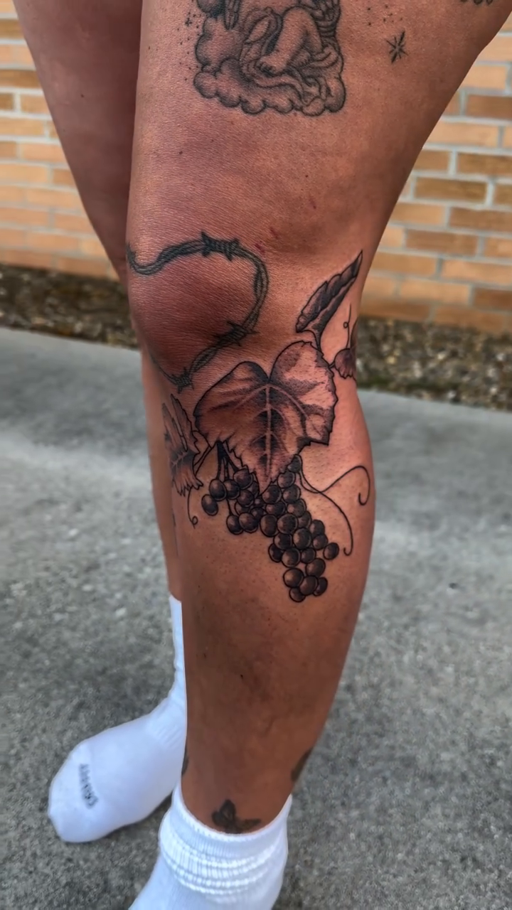 Tattoo by @ems__tattooing โ black_and_grey, realism